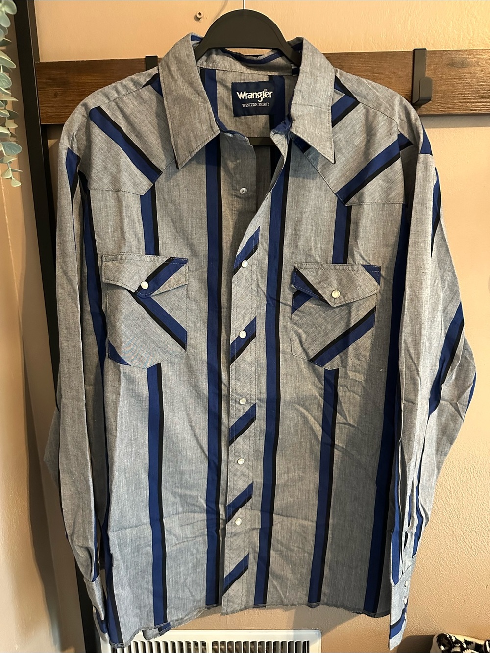 Wrangler Men’s Gray Shirt with Blue Vertical Stripes - Pearl Snap closure